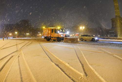 Auch in Berlin sorgten starke Schneefälle für zahlreiche Unfälle und Verkehrsbehinderungen