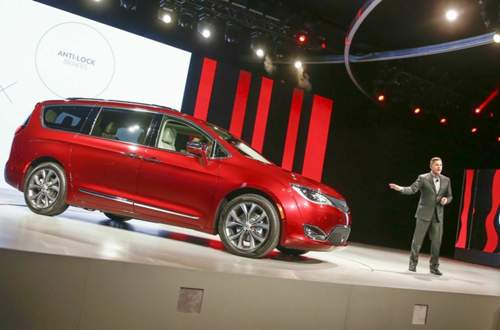 Derzeit entwickelt Google mit dem FCA-Konzern autonome Fahrzeuge auf Basis des Vans Pacifica