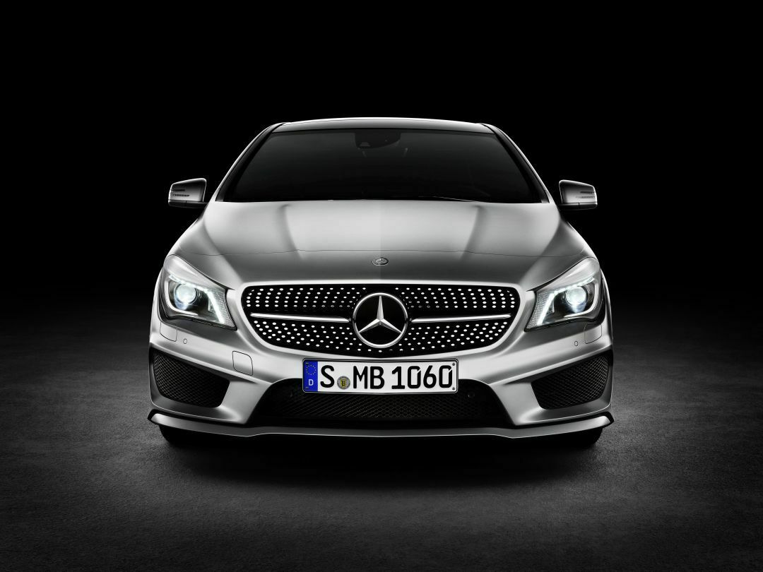 Der Mercedes-Benz CLA mischt Stilelemente der A-Klasse und des CLS zum ersten  Stufenheck-Sportler der Neuzeit in der Kompaktklasse.