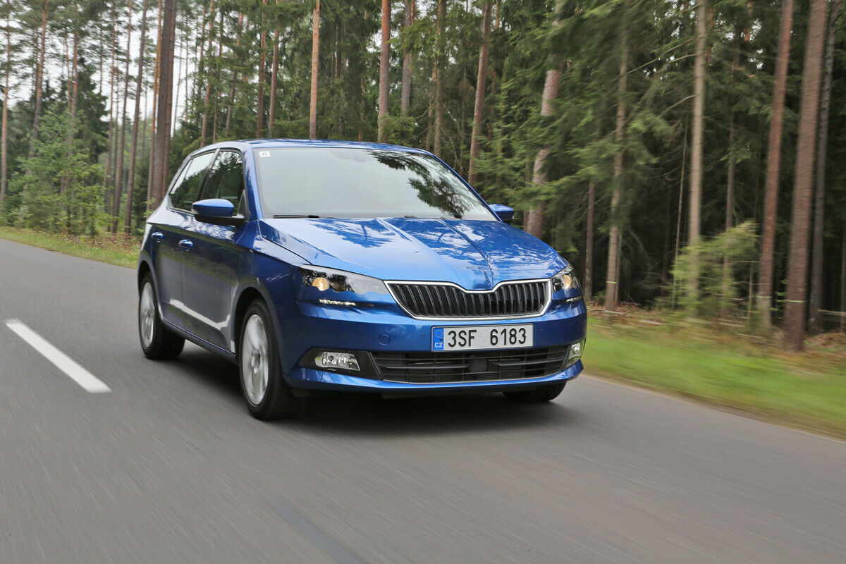 Eine breite Spur und fein abgestimmte Dämpfer lassen den Fabia komfortabler und sicherer fahren als seinen Vorgänger