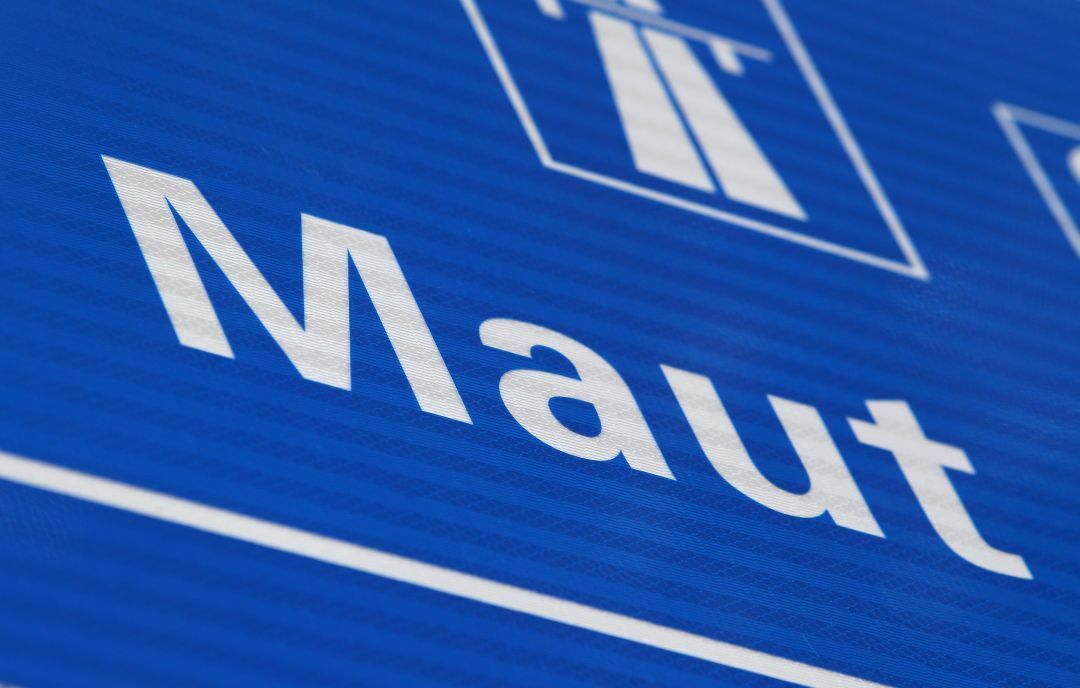 Die Pkw-Maut soll deutsche Autofahrer nicht zusätzlich belasten - doch das sorgt für rechtliche Probleme