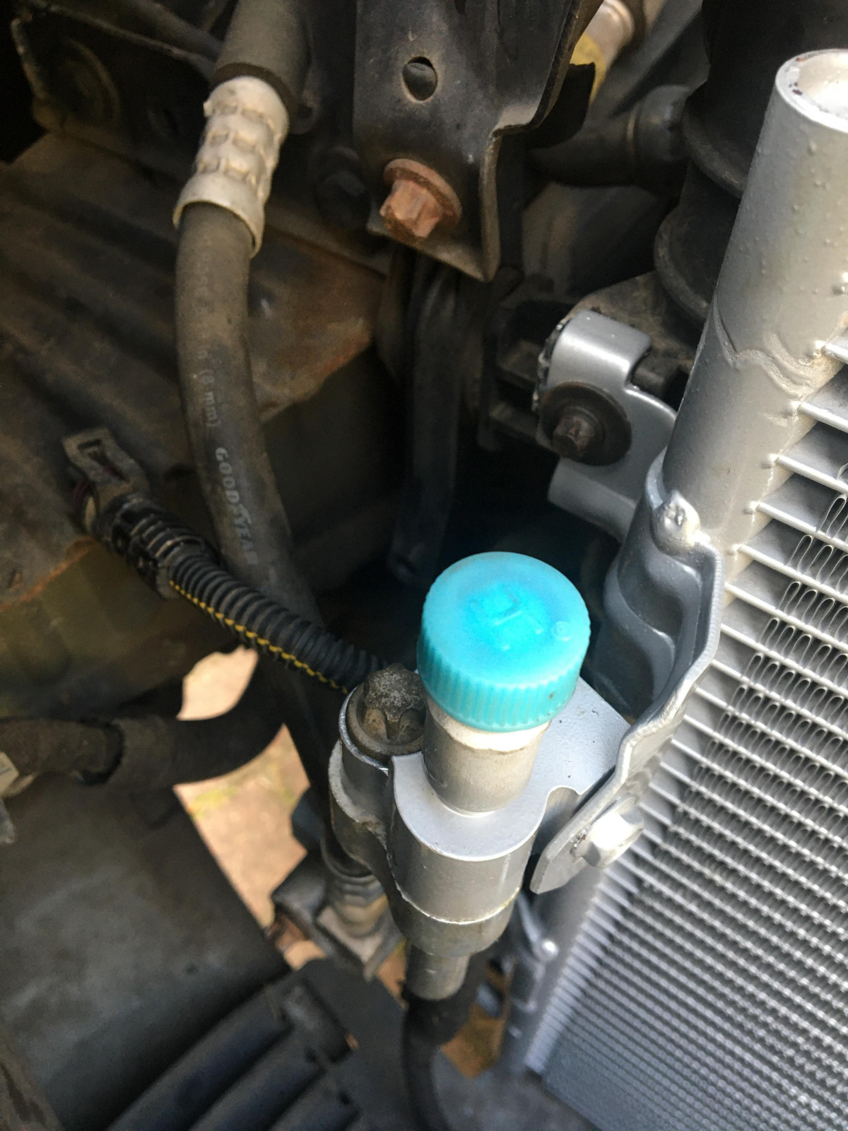 Wo ist der Drucksensor der Klimaanlage bzw. wozu gehört der Stecker?
