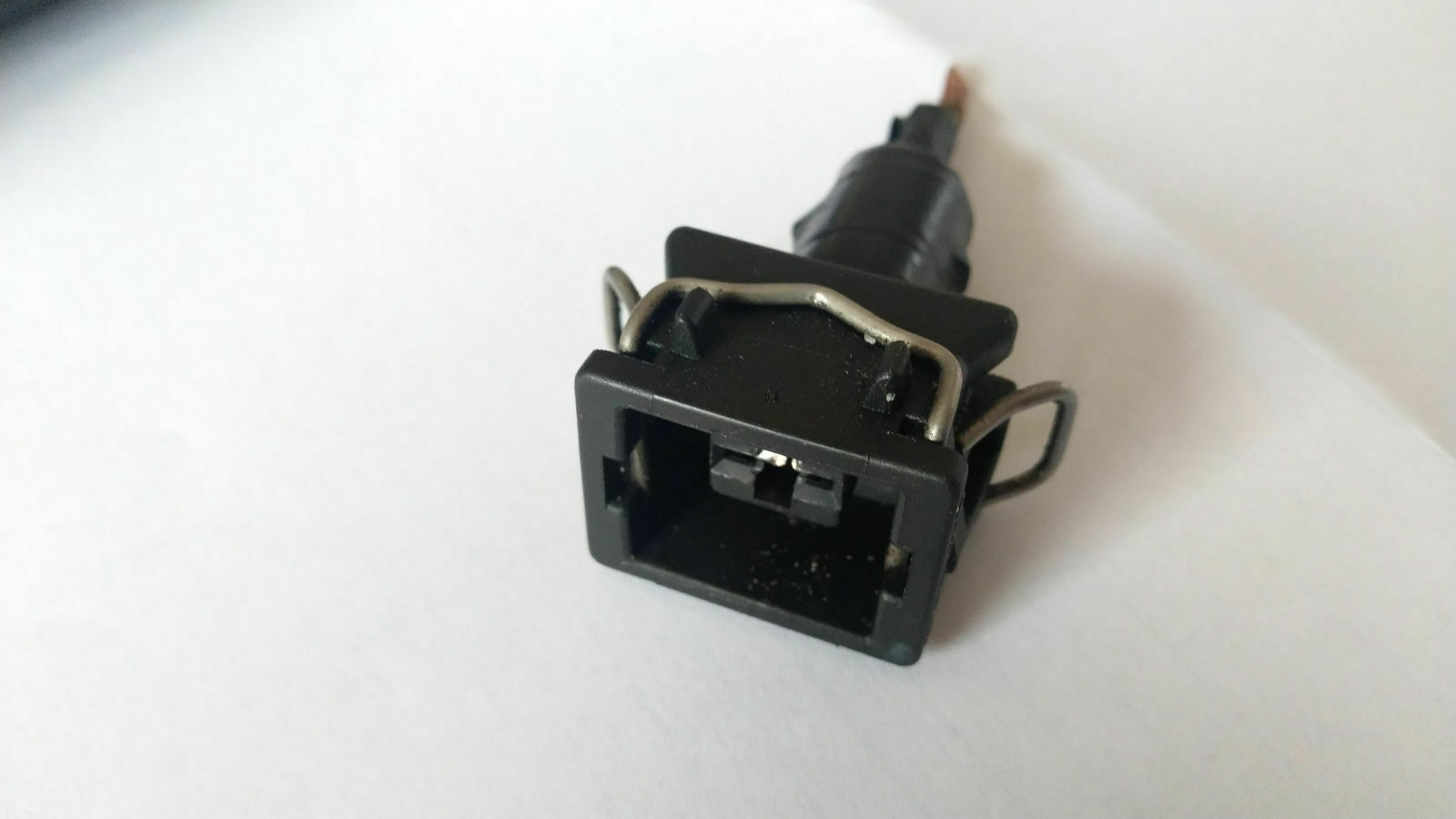 Wo kommt das Kabel für den Magnetschalter aus der Spritzwand 1,9 TDI Bj. 2002