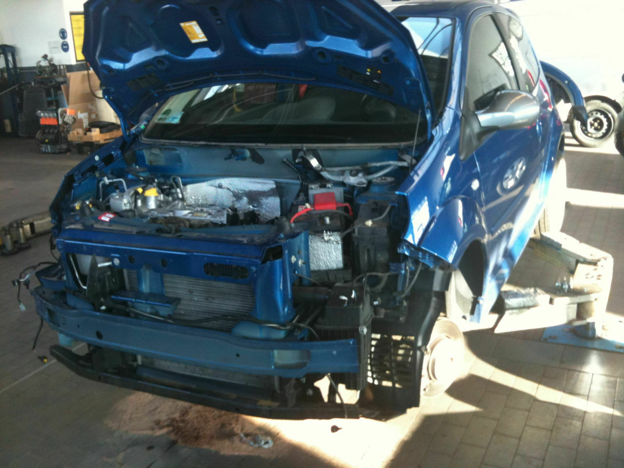 Wo liegt der Unterschied zwischen einen Twingo 1,6-16v und den 1,6-16v RS, beide mit 133 PS?