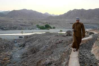 FJ Cruiser in Wadi Al-Khoud