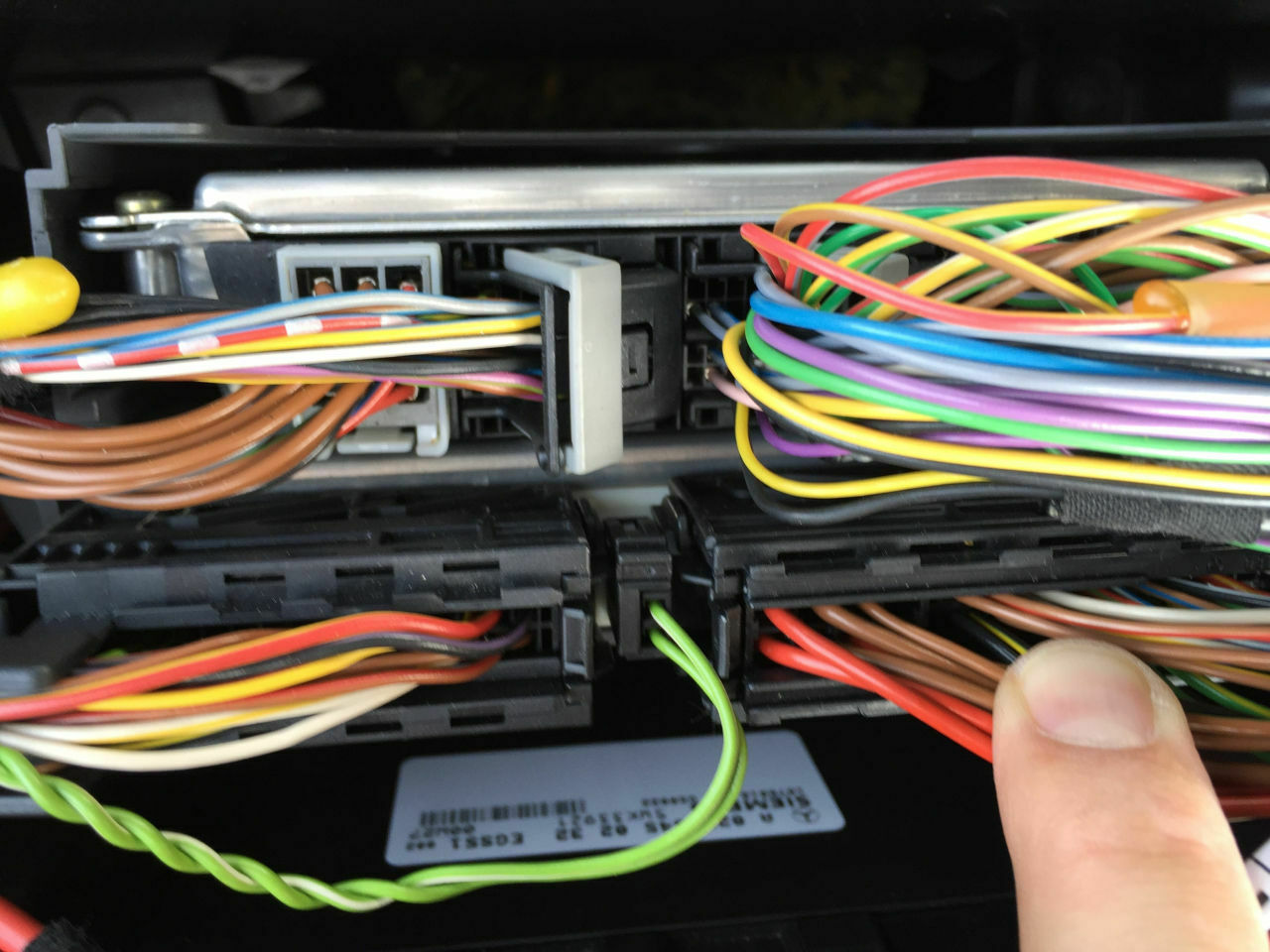 Wo sitzt beim W210 mopf das ESP/BAS und ABS Steuergerät?