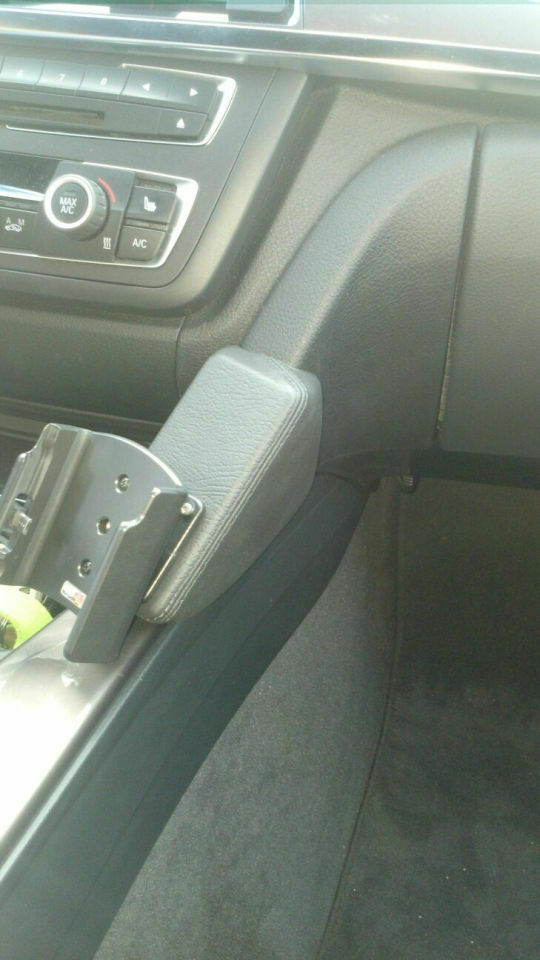 Wohin mit dem Handy im F30/F31 -> eventuell die Lösung gefunden