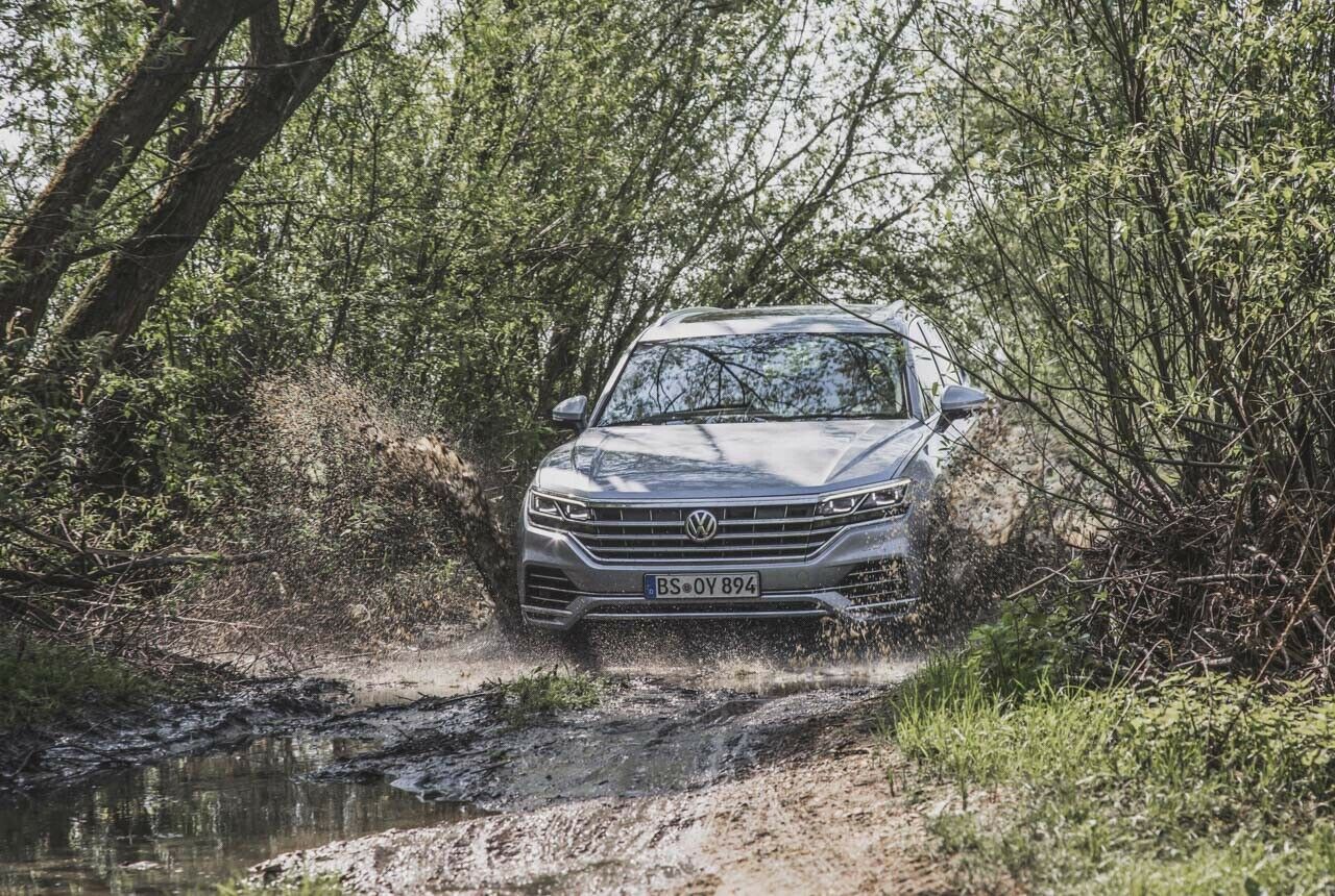 Ein richtiger Geländewagen soll der VW Touareg nicht mehr sein - ein wenig Kompetenz bringt er dennoch mit