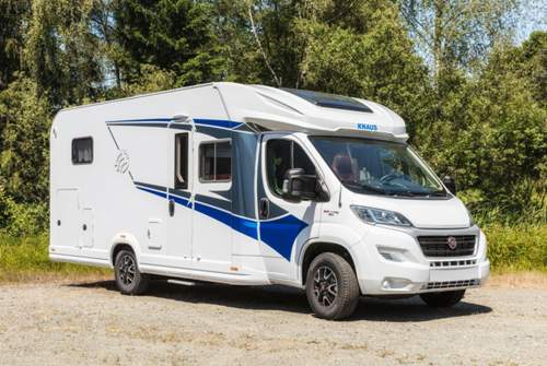 Geparkt werden darf mit einem Wohnmobil in Deutschland nicht überall. Wer auf einem regulären Parkplatz steht, muss daher einiges beachten
