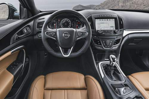 Deutlich entschlackt: Opel Insignia A Cockpit nach dem Facelift 2013