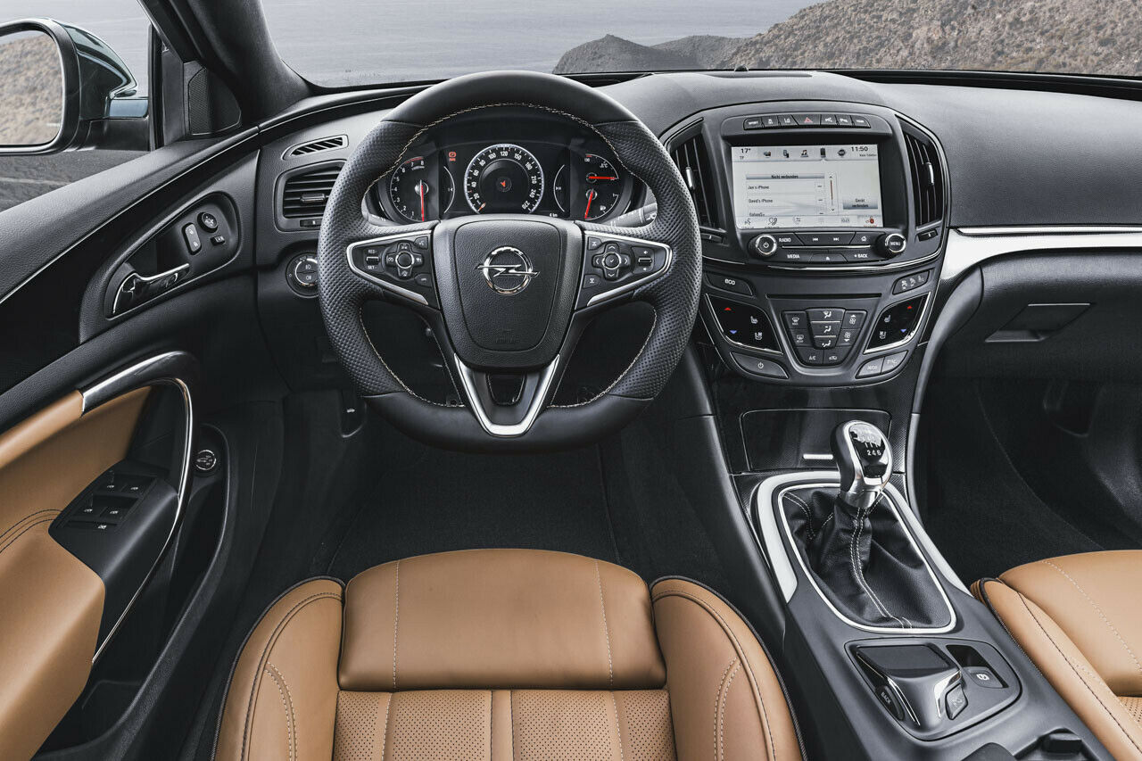 Deutlich entschlackt: Opel Insignia A Cockpit nach dem Facelift 2013