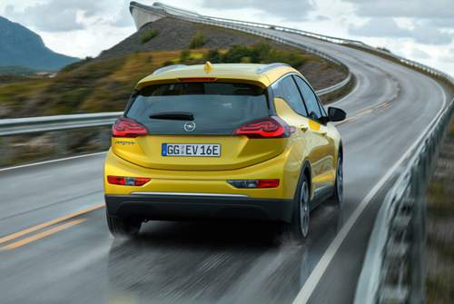Im Alltag soll der Elektro-Opel "souverän" 300 Kilometer schaffen