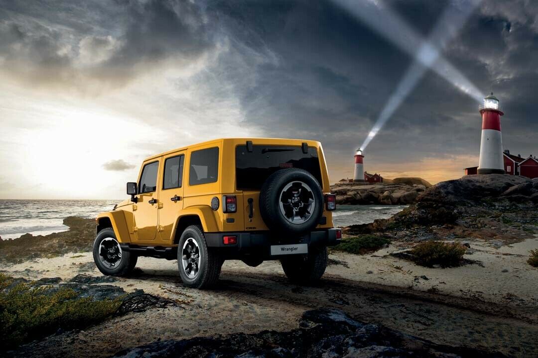 Der Wrangler X ist in den Farben Schwarz und Baja-Gelb bestellbar