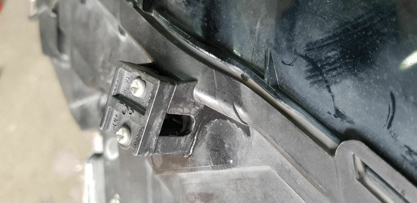 Xenon Scheinwerfer feucht