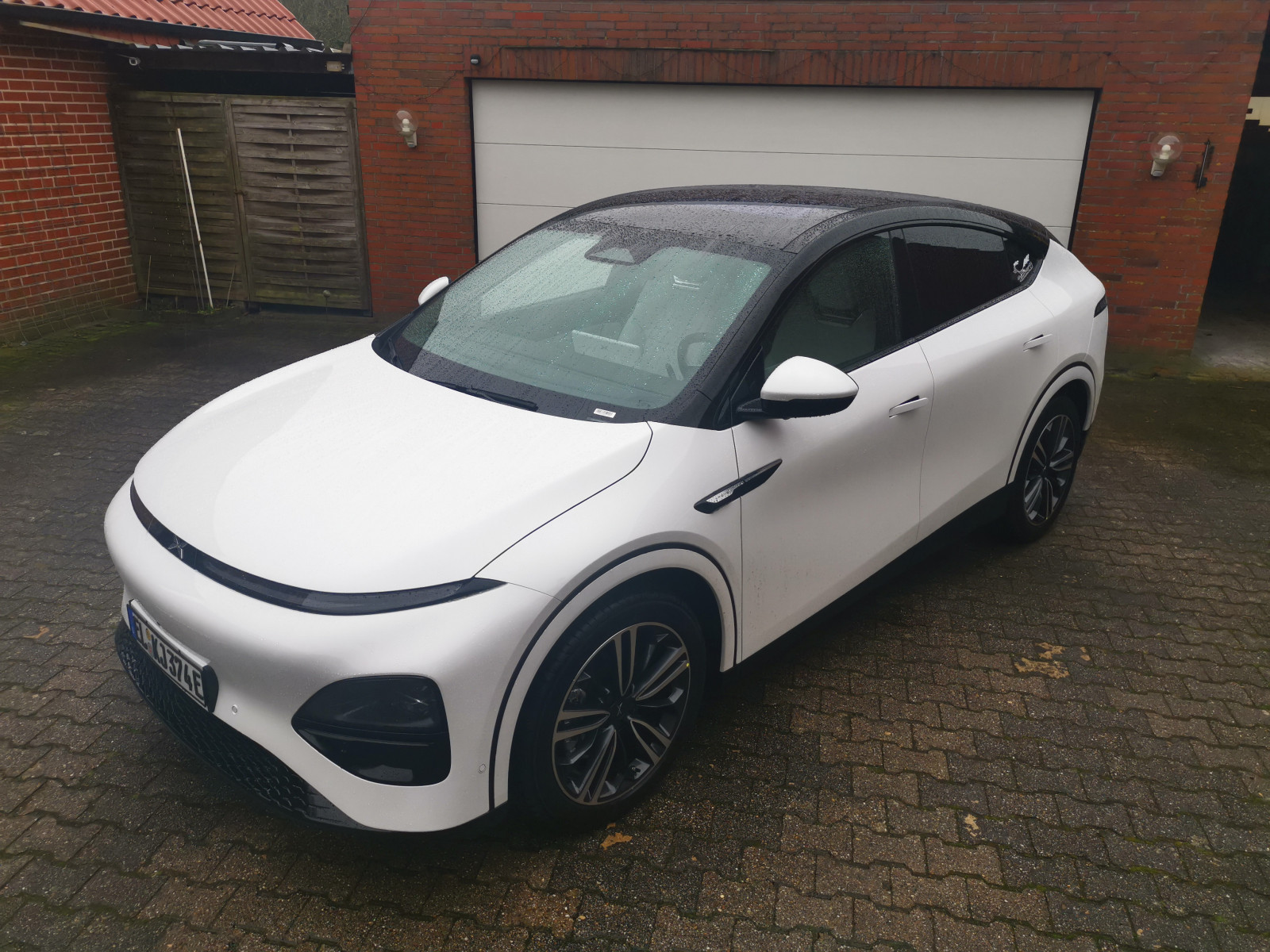 XPENG G6 Performance: Auf wiedersehen Tesla Model Y LR mit Boost, weiß, weiß, AHK, Homelink usw.