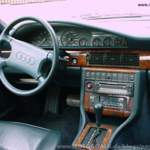 V8-cockpit
