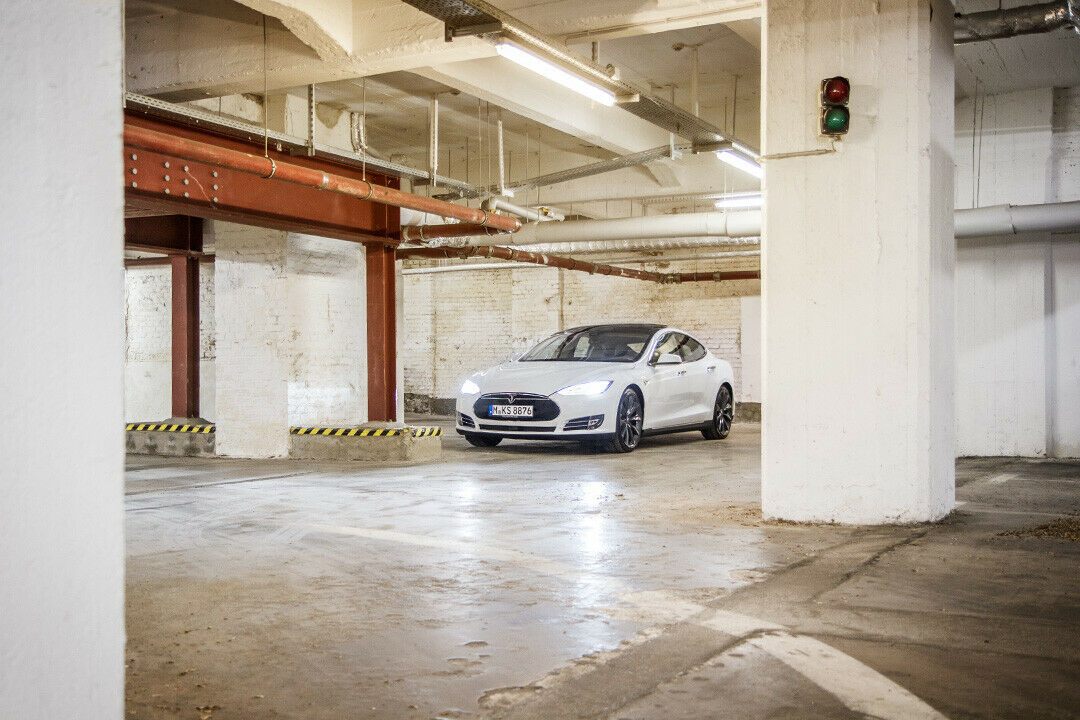 Viel Kraft und mehr Reichweite: Wir haben das Tesla Model S P85 getestet