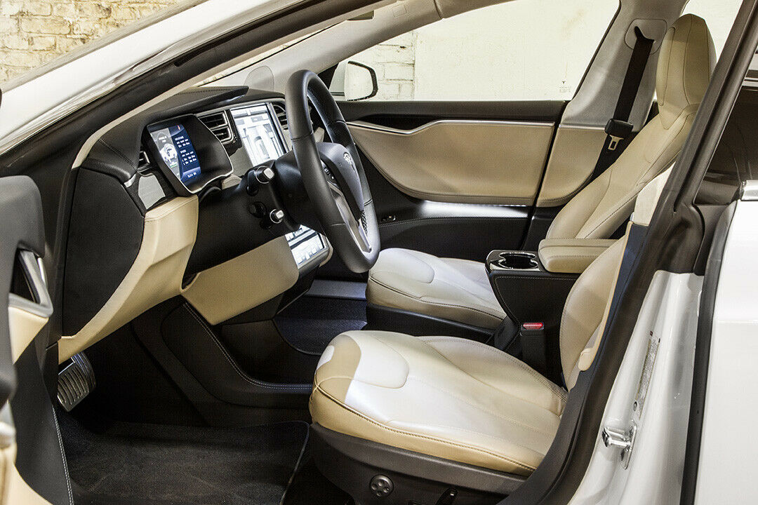 Tesla Model S P85: Viele Teile im Innenraum stammen von Mercedes