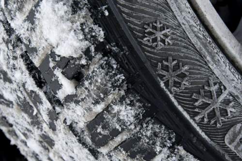 Ohne die richtigen Winterreifen fährt es sich bescheiden.