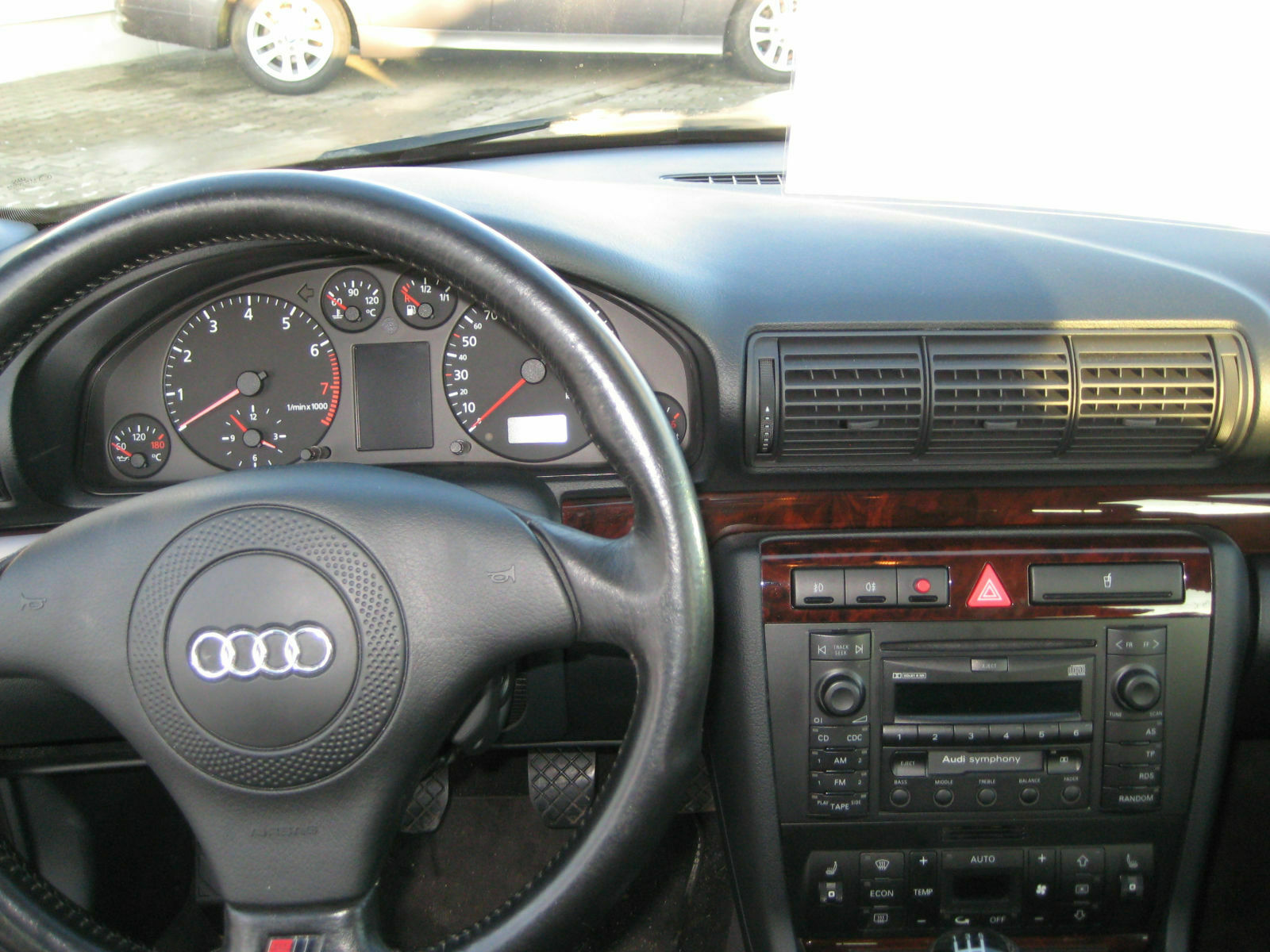 Zeigt eure süßen Audis mal von Innen :)
