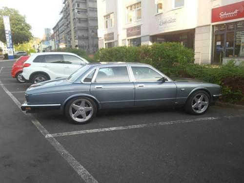Daimler mit Vollausstattung.