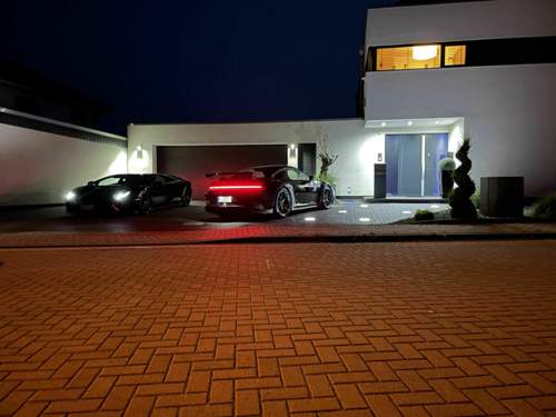 992