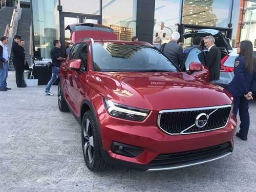 Volvo-xc40-large