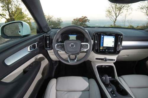 10volvoxc40suv