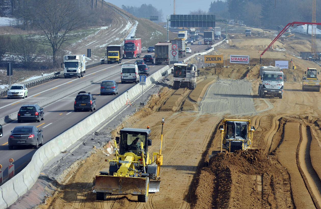 Gewaltenteilung beim Straßenbau: Für Autobahnen und Bundesstraßen sind der Bund als auch die Länder zuständig