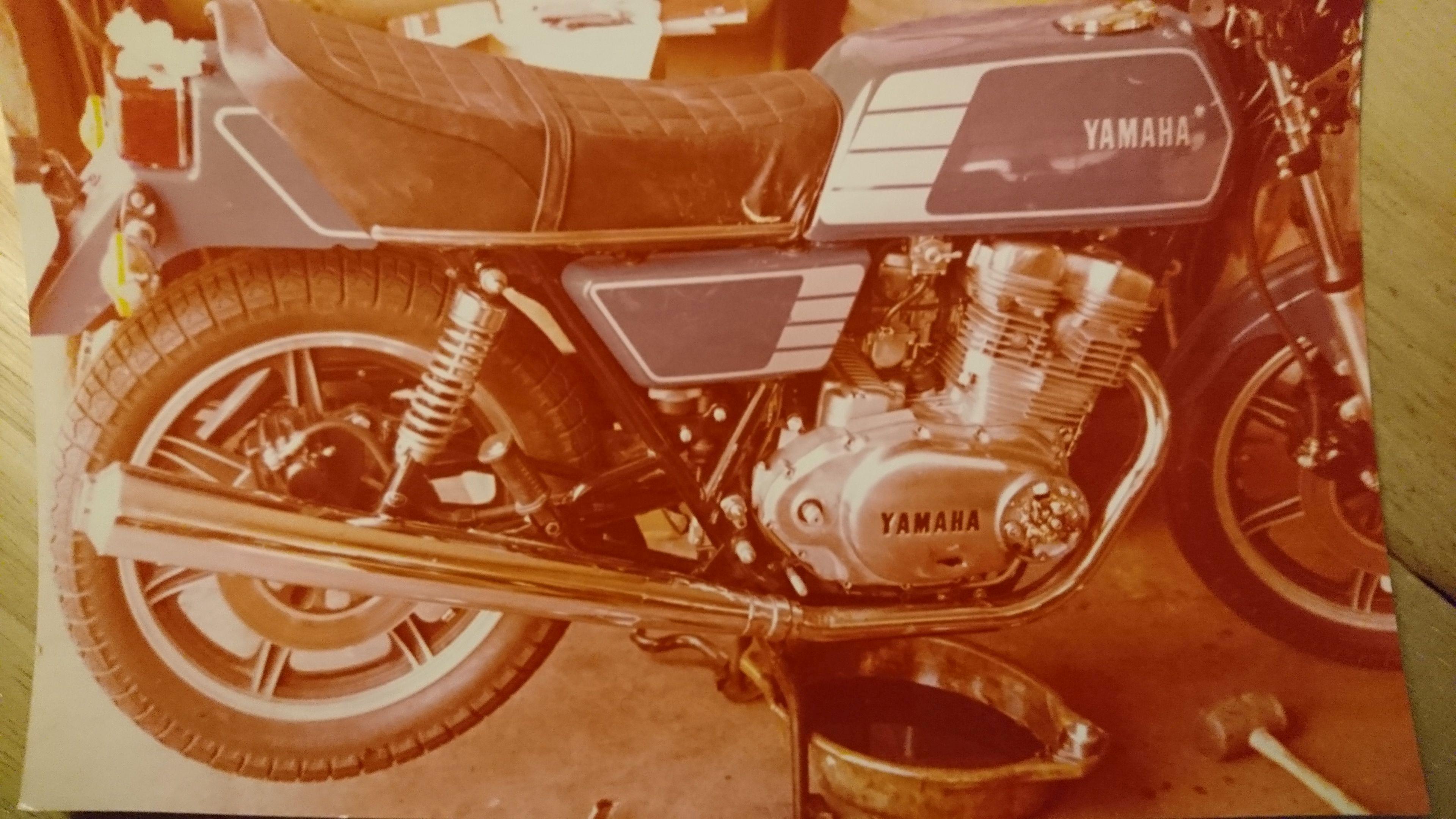 Zippos, Bikermesser, Lagerfeuer in Zeiten der E-Moppeds.