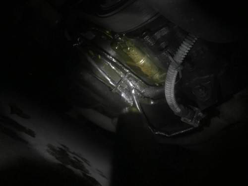 Öl unterm Motorblock