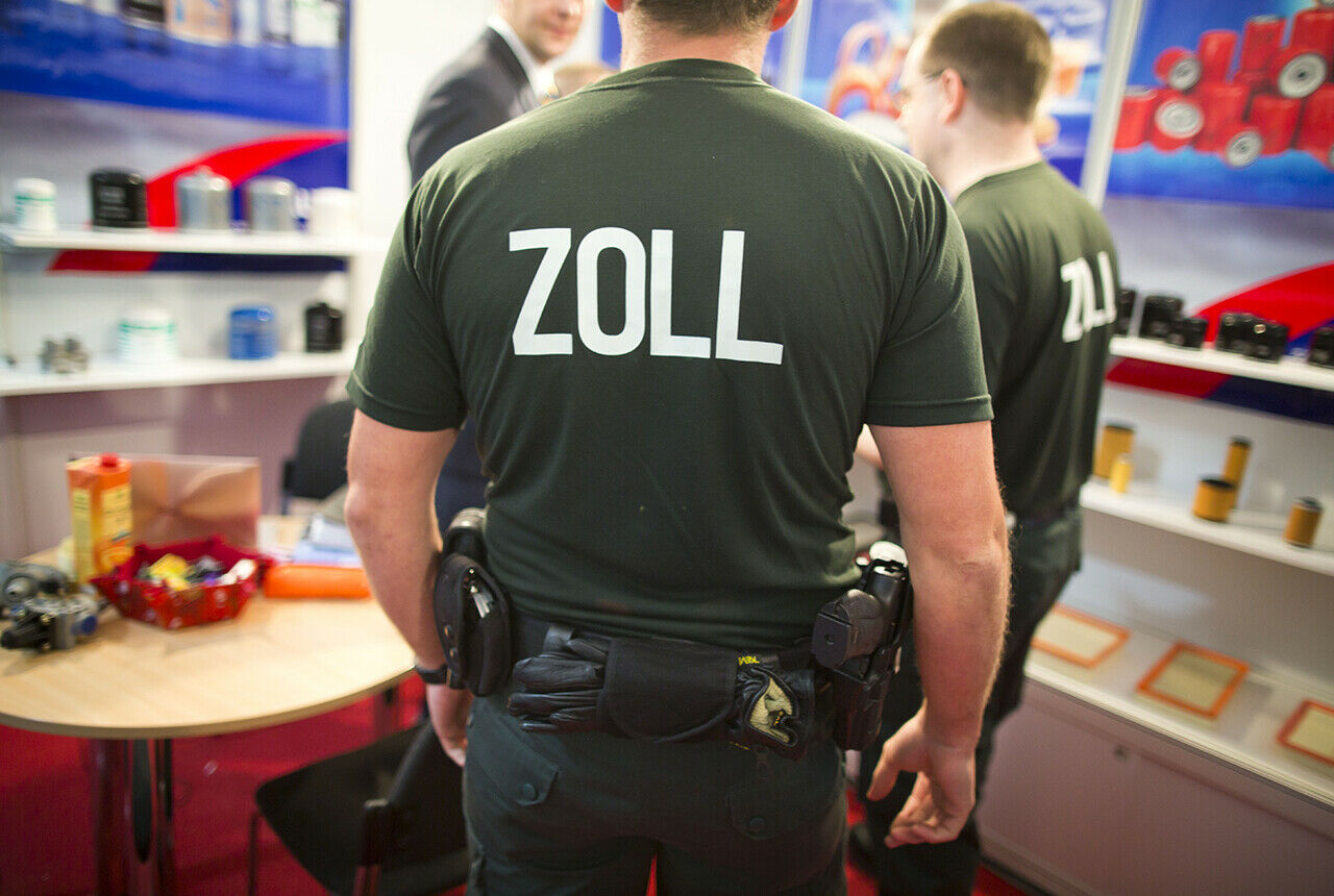 Auf der Ersatzteil-Messe Automechanika in Frankfurt stellte der Zoll mehr als 800 Produkte wegen des Verdachts auf Fälschung sicher