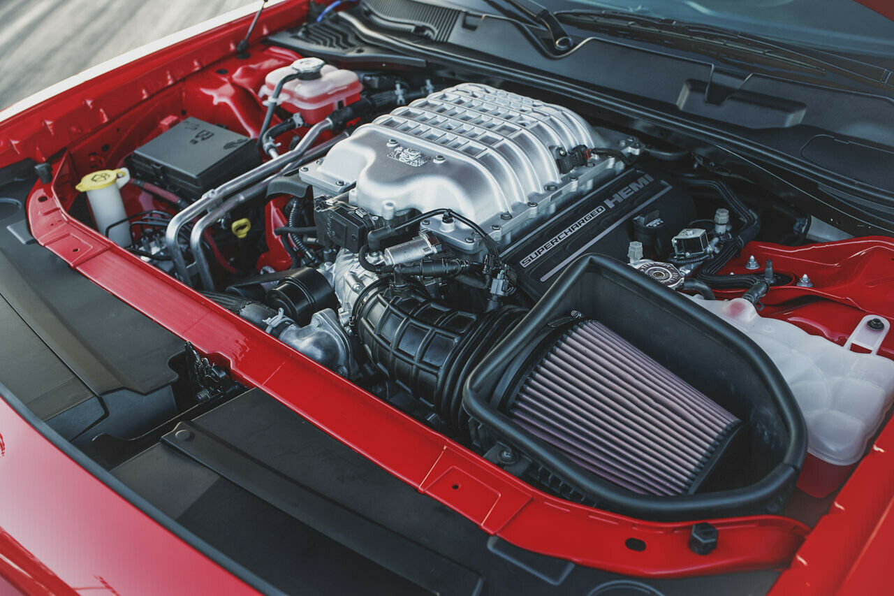 Die Zylinderköpfe stammen vom Hellcat, alles andere am Motor ist neu
