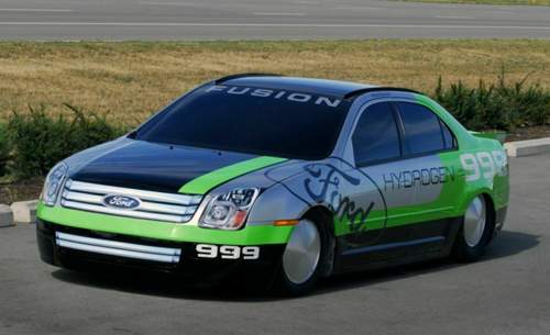 Ford Fusion Hydrogen 999. In Kanada kooperieren Daimler und Ford seit 2008 bei Wasserstoffantrieben.
