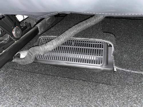 Lüftung Fahrerseite mit Abdeckung