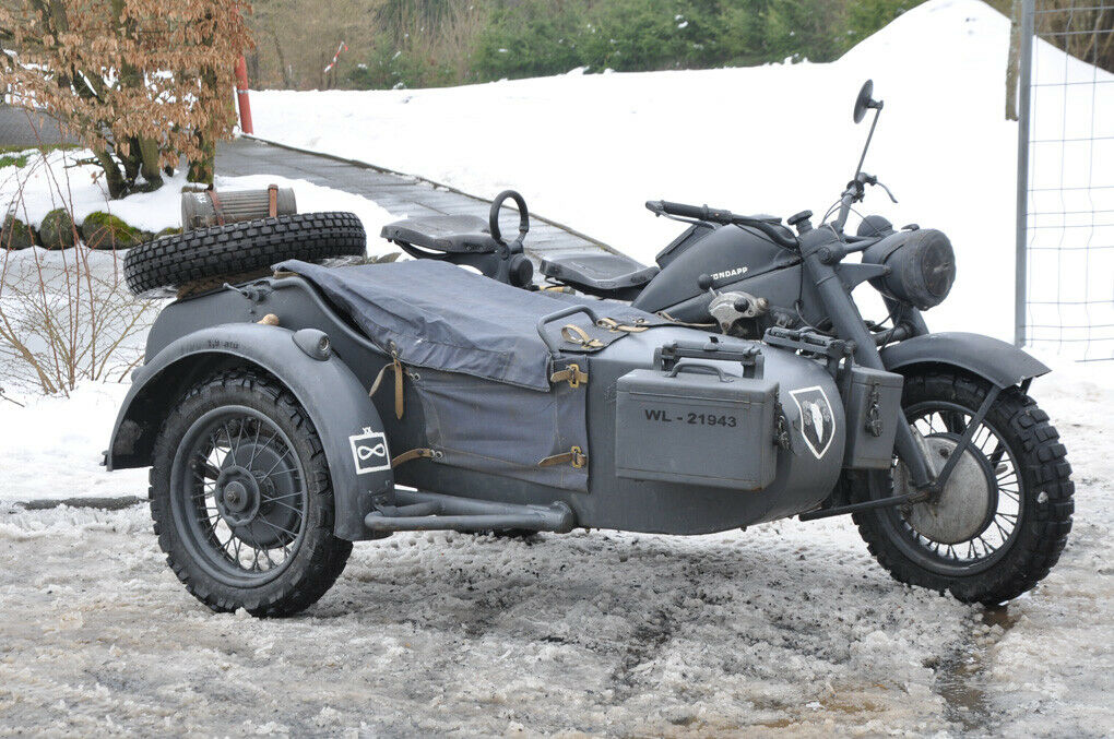 Gut abgehangenes Gespann der Marke Zündapp.