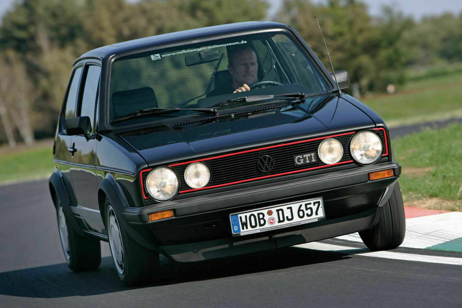 Sondermodell: Golf 1 GTI Pirelli