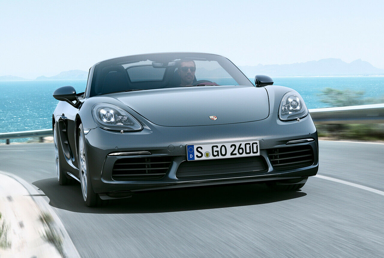Der 718 Boxster sprintet in 4,7 Sekunden auf Tempo 100