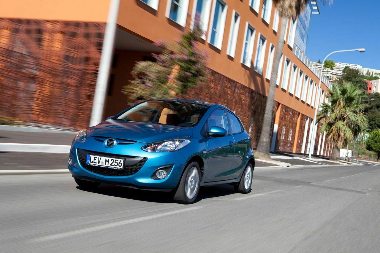 Auch Mazda gibt große Nachlässe auf die Finanzierung älterer Modelle: 29,5 Prozent auf den Mazda2 ...