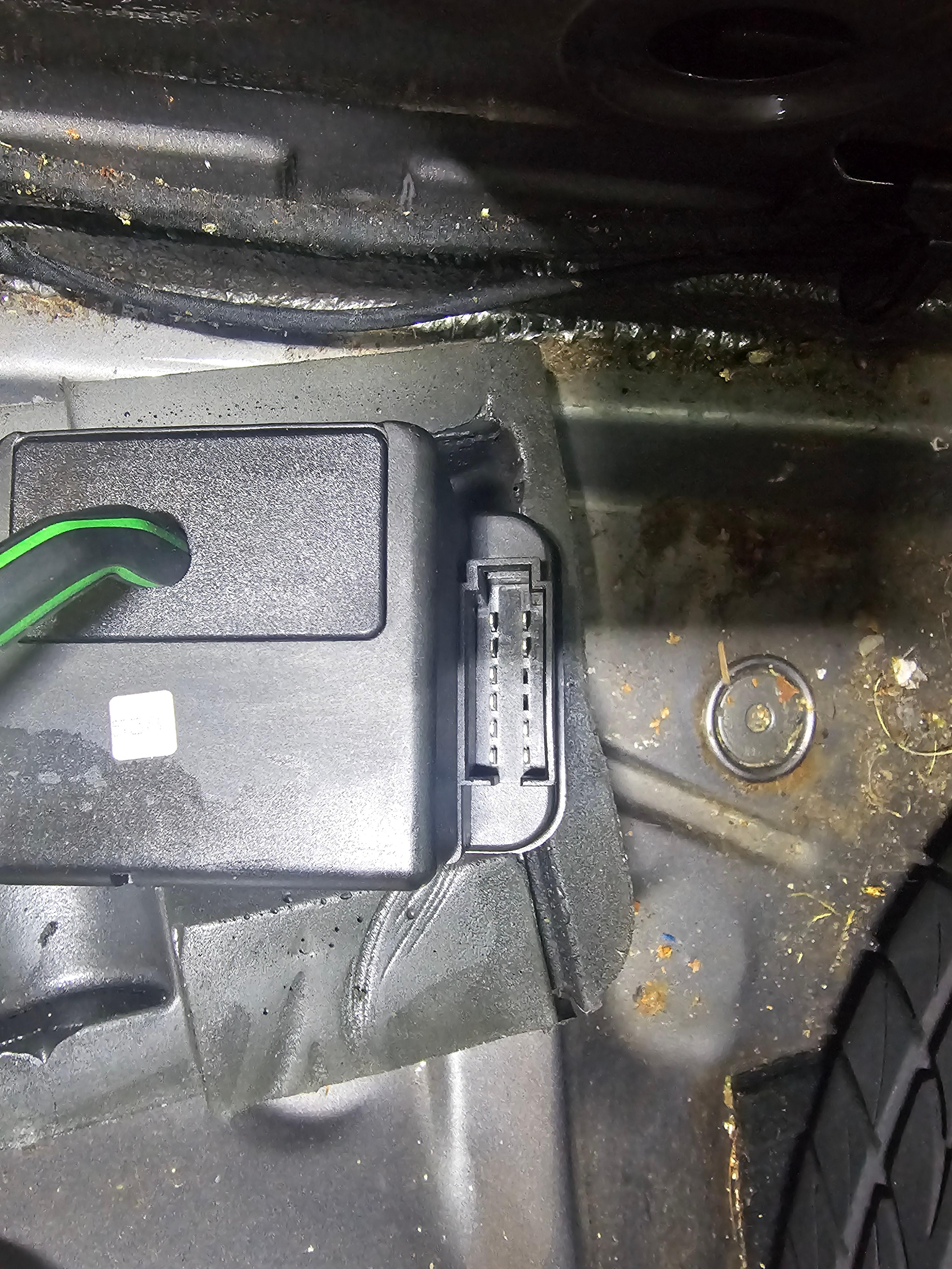 ZV, Funkfernbedienung nachrüsten. Unterschiedliche Stecker?