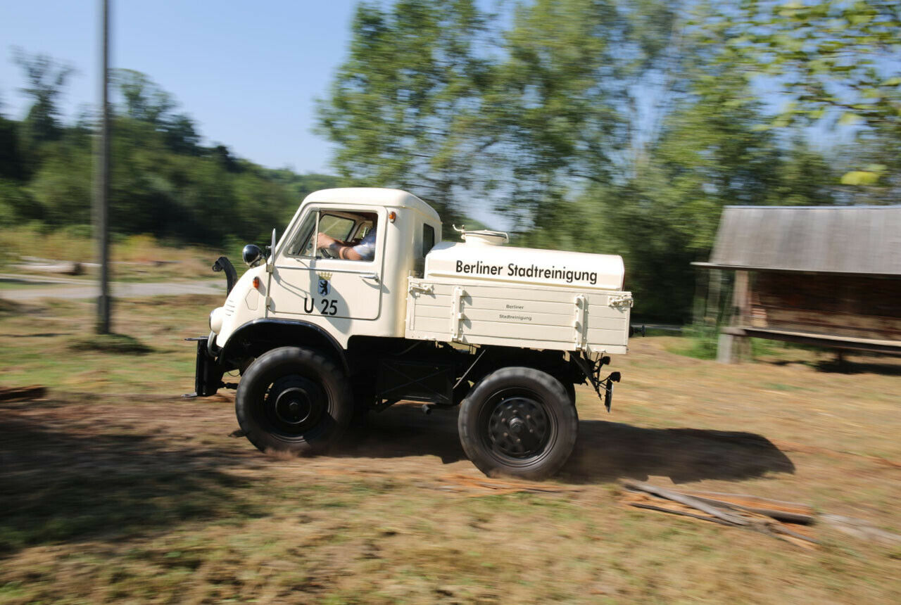 Beim Unimog der ersten und der zweiten Serie betrug der Radstand nur 1,72 Meter, weniger als bei einem aktuellen Smart Fortwo