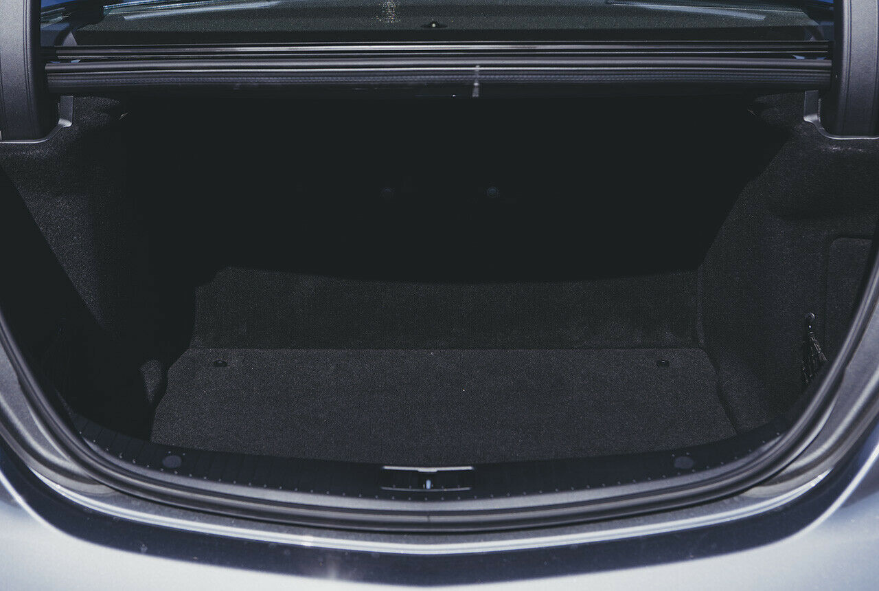 530 Liter passen in den Kofferraum des S 450 4Matic, das sind 25 Liter mehr als im Audi