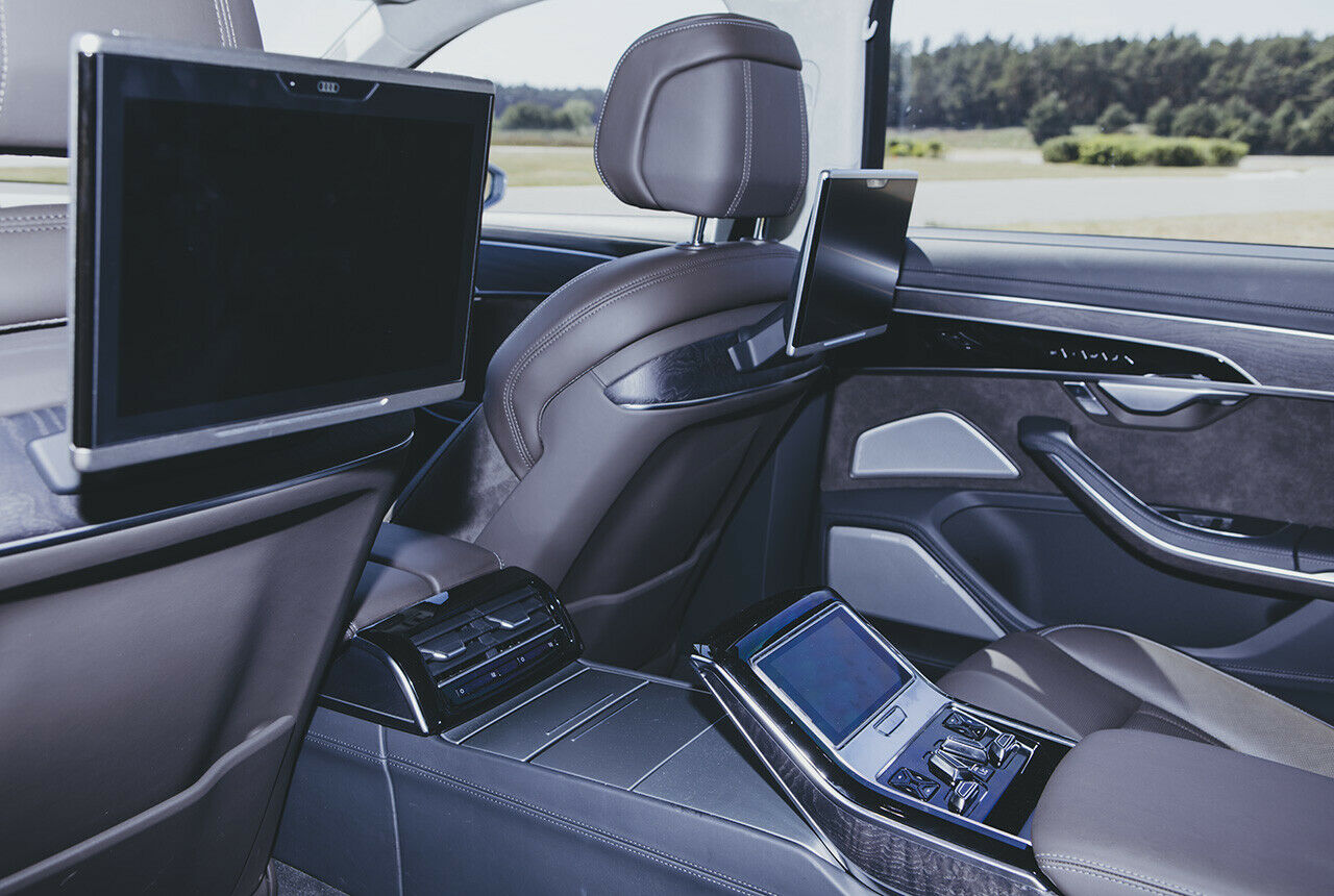Das Fond-Infotainment-Paket in unserem Test-Audi gefällt auf langen Reisen richtig gut - und stellt Kinder ruhig
