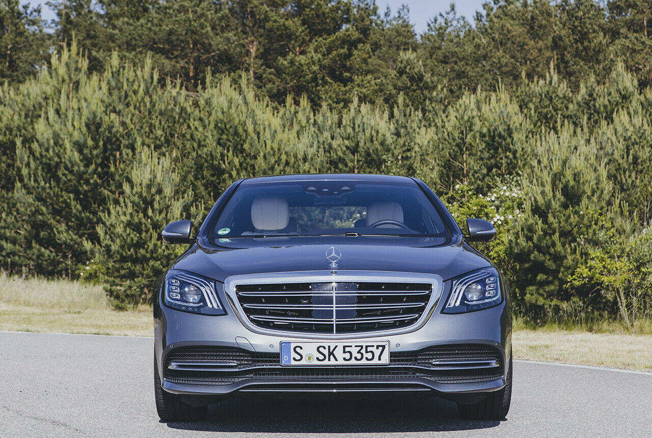 Unser Testwagen kam mit dem serienmäßigen Exterieur. Wer mag, kann es mit der AMG Line etwas aggressiver haben