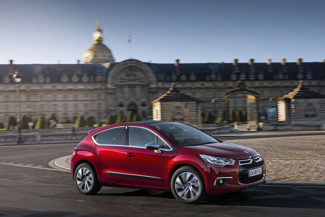 Für den Citroën DS4 sind ab sofort ein neuer Benziner sowie zwei Diesel erhältlich
