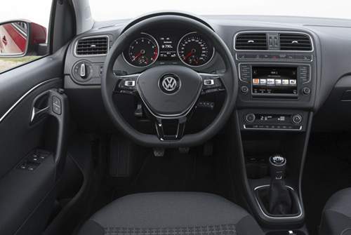 Der Polo sieht im Inneren inzwischen etwas alt aus, technisch liegt der Polo jedoch noch auf üblichem Kleinwagen-Niveau