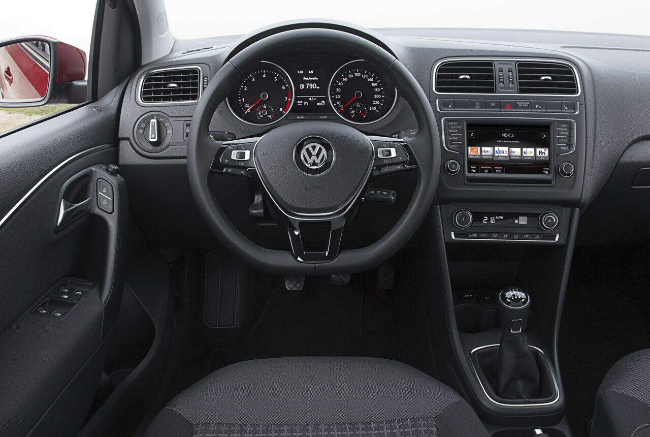 Der Polo sieht im Inneren inzwischen etwas alt aus, technisch liegt der Polo jedoch noch auf üblichem Kleinwagen-Niveau
