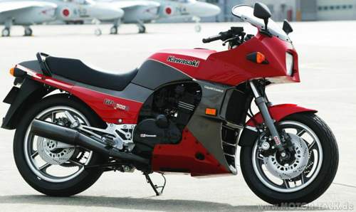 Kawasaki-1984-gpz900r-003