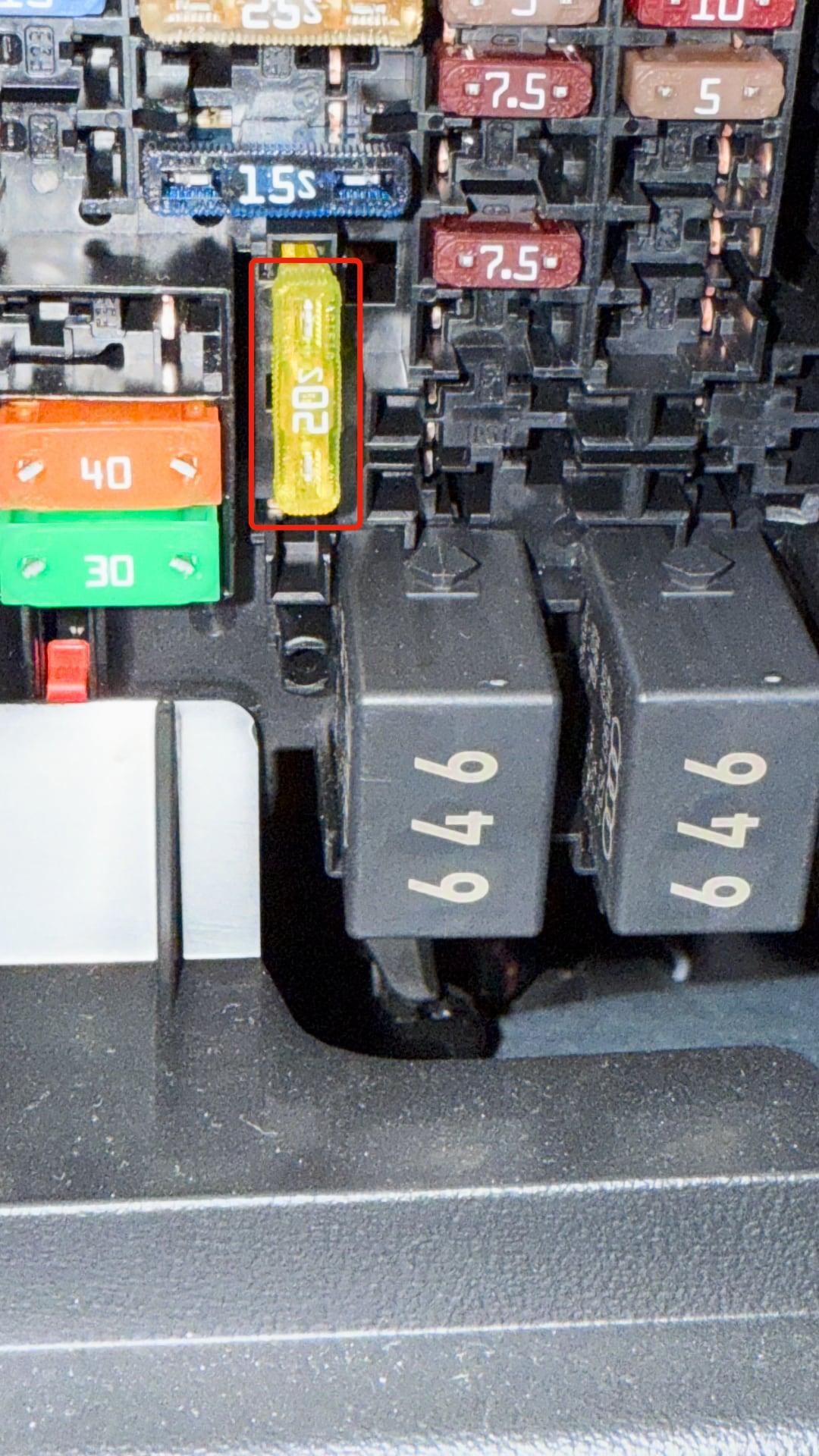 Sicherung 52 vorher "Zündstrom"