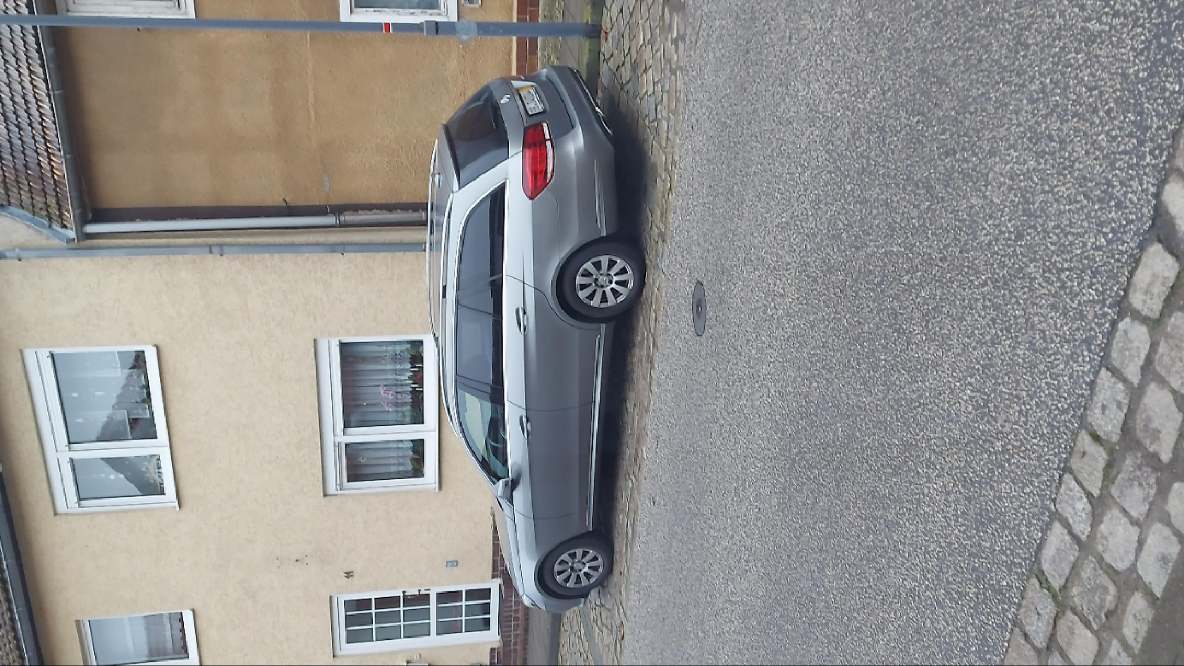 Unser Neuer Alter Dicker E 200 CGI 7+.jpeg